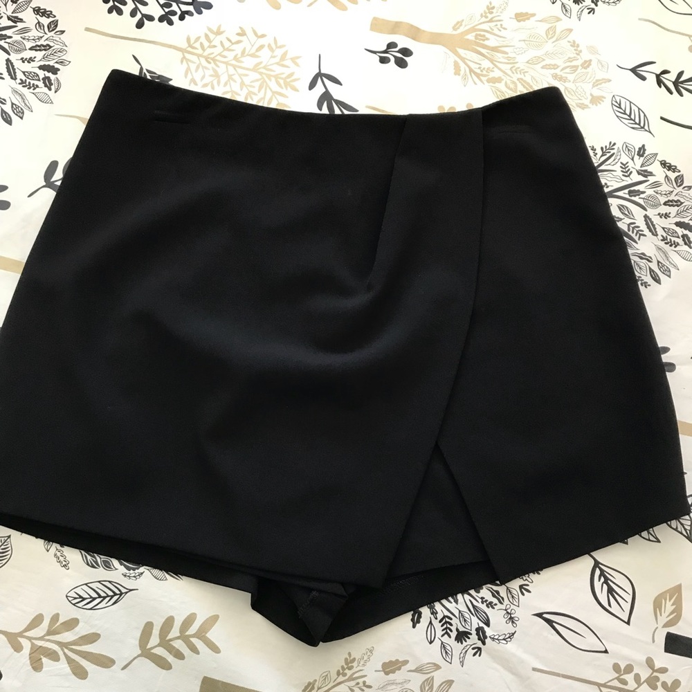 Black Bebe Skort